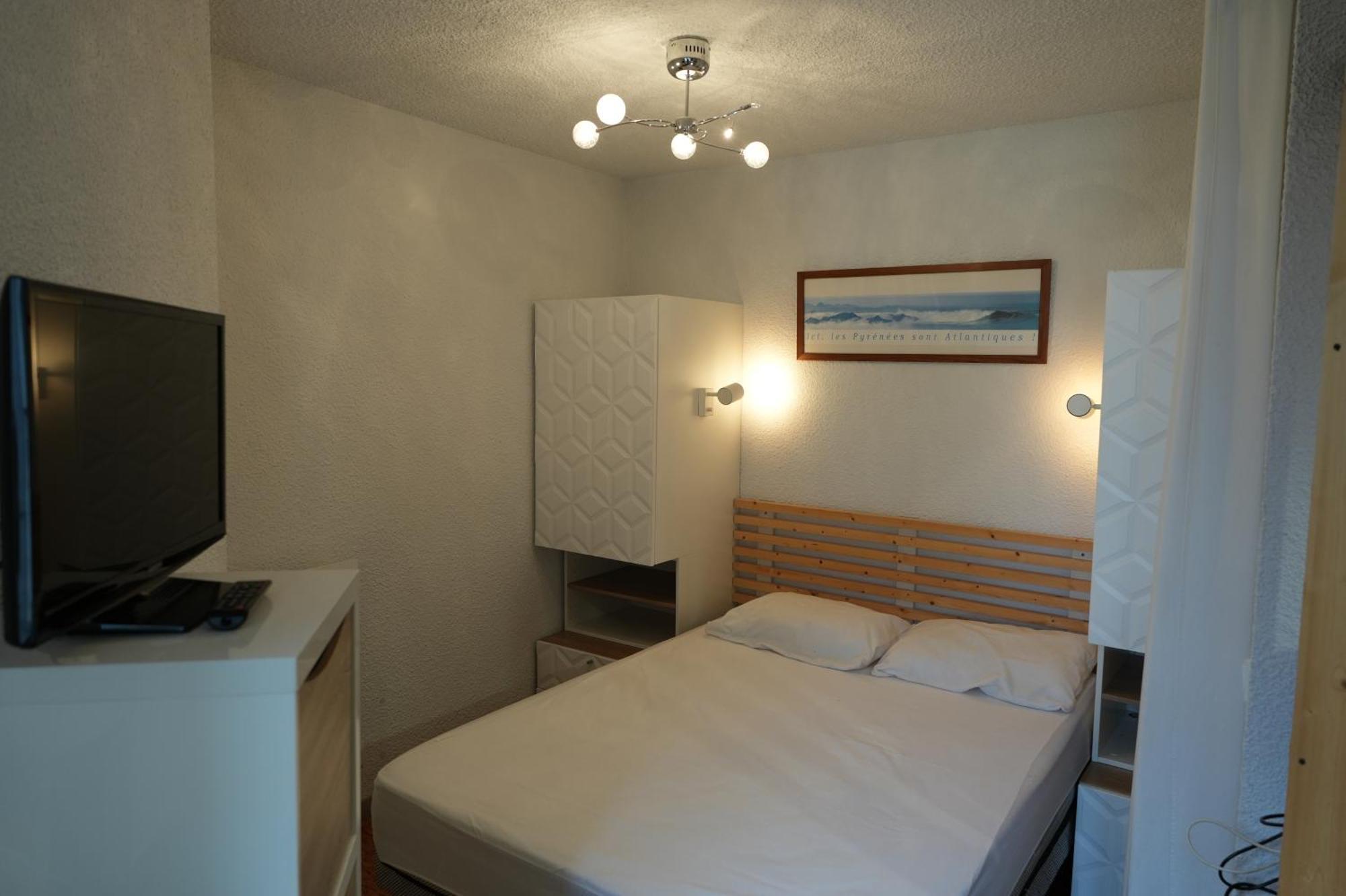 4 Personnes, Ascenseur, Balcon, 100 M Du Telecabine * Cauterets